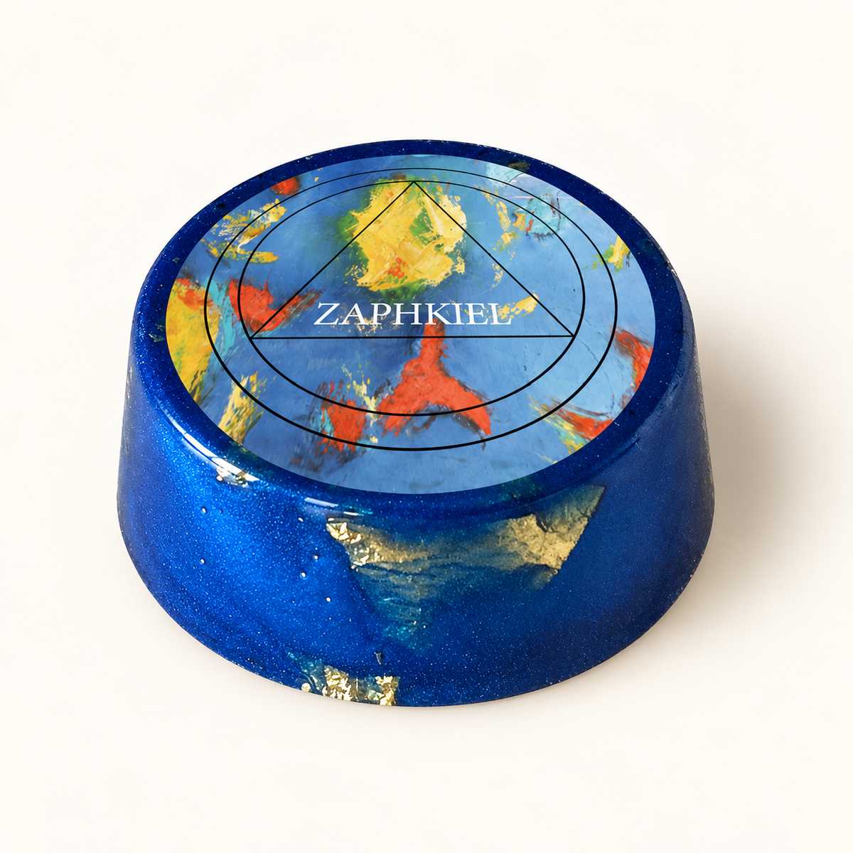 Harmonisateur zaphkiel — photographie sur fond ivoire